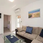 בית נופש Lovely In פריבלאקה