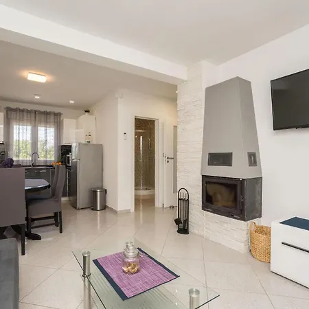 Holiday home Lovely In Privlaka (Zadar)