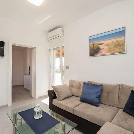 Holiday home Lovely In Privlaka (Zadar)