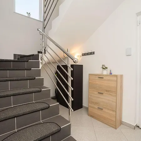 Lovely In Holiday home Privlaka (Zadar)